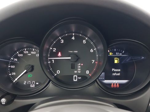 Used 2024 Porsche Macan image 21