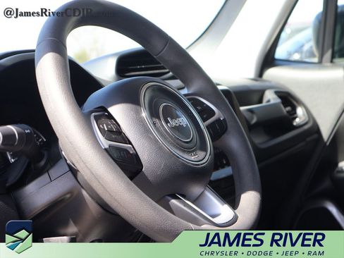Used 2023 Jeep Renegade Latitude AWD/4WD image 24