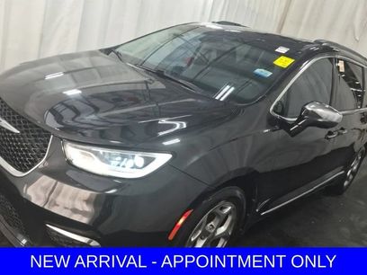 Used 2022 Chrysler Pacifica Limited