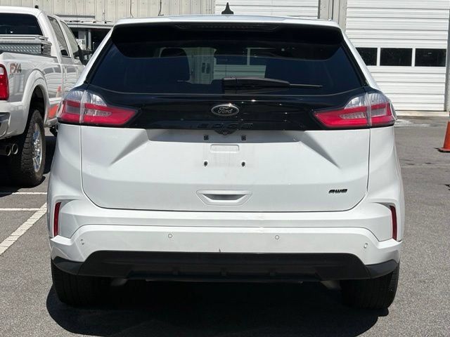 Used 2024 Ford Edge SE w/ Black Appearance Package AWD/4WD image 4