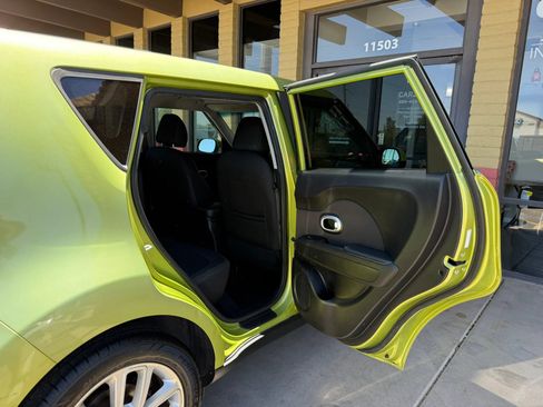Used 2018 Kia Soul + FWD image 26