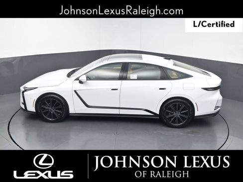 Used 2026 Lexus ES 350h AWD w/ Cold Area Package image 29