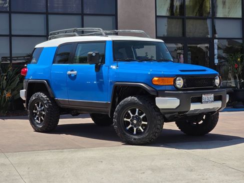 Used 2007 Toyota FJ Cruiser 4WD image 3