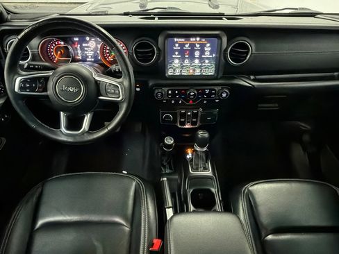 Used 2019 Jeep Wrangler Unlimited Sahara w/ Uconnect 4C Nav & Sound Group image 17