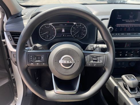 Used 2024 Nissan Rogue S AWD/4WD image 25