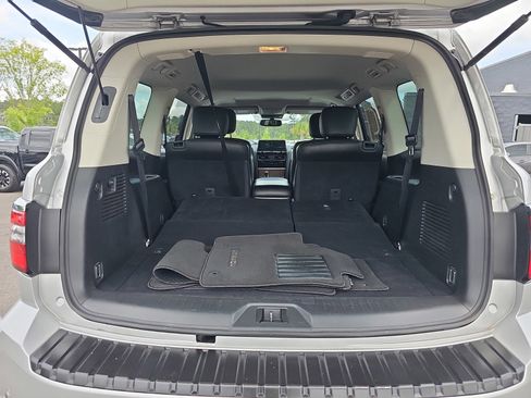 Used 2022 Nissan Armada SL w/ Captain's Chairs Package AWD/4WD image 15