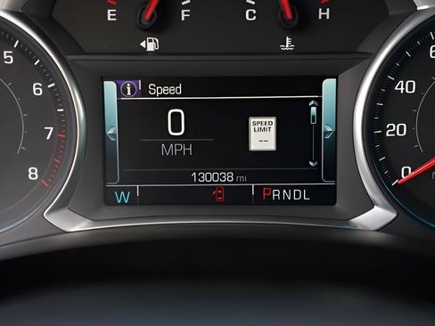 Used 2019 Chevrolet Traverse Premier w/ Driver Confidence II Package FWD image 28
