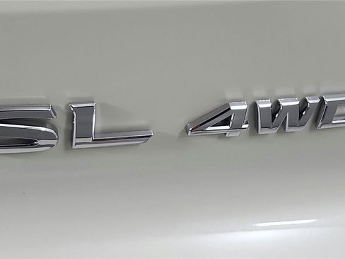 Used 2024 Nissan Pathfinder SL image 23