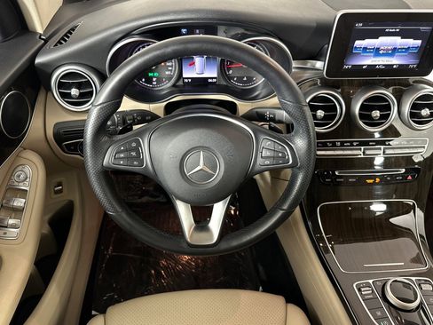 Used 2019 Mercedes-Benz GLC 300 image 13
