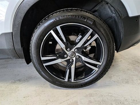 Used 2019 Volvo XC40 T5 R-Design AWD/4WD image 14
