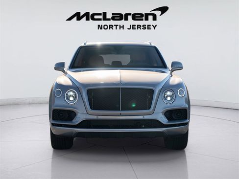 Used 2019 Bentley Bentayga image 2