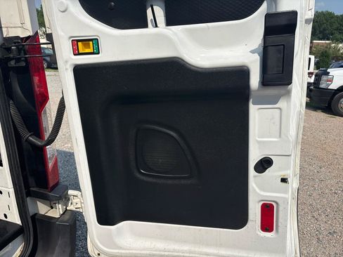 Used 2019 Ford Transit 250 148 Medium Roof RWD image 29