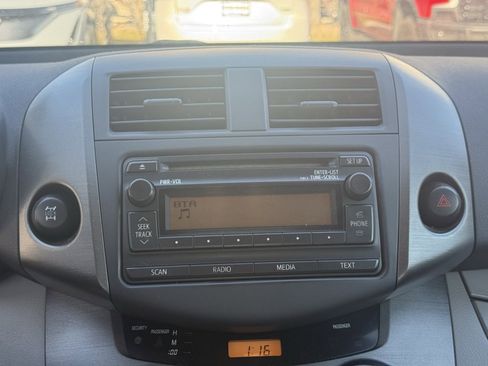 Used 2012 Toyota RAV4 4WD V6 image 17