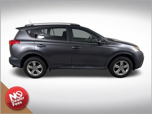 Used 2015 Toyota RAV4 XLE AWD/4WD image 2