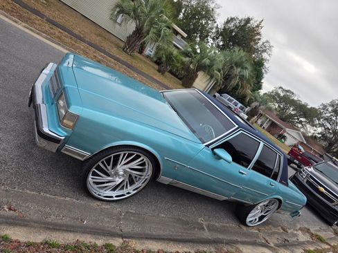 Used 1989 Chevrolet Caprice Classic Brougham image 1