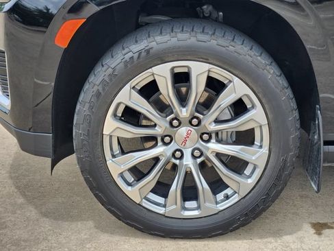 Used 2024 GMC Yukon XL Denali AWD/4WD image 10