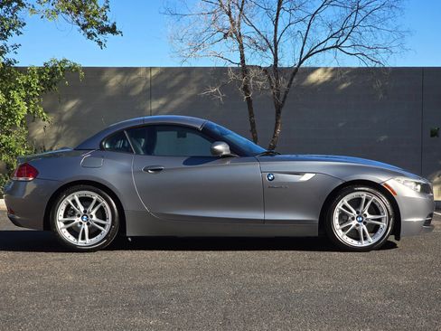 Used 2009 BMW Z4 sDrive30i image 13