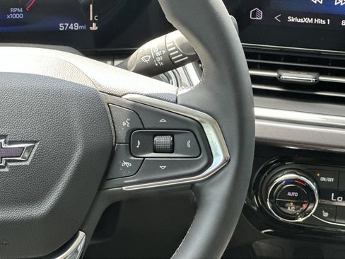 Used 2026 Chevrolet Trax ACTIV w/ Sunroof Package FWD image 21