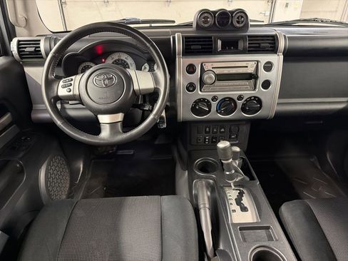 Used 2007 Toyota FJ Cruiser 4WD image 8