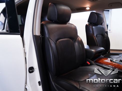 Used 2017 INFINITI QX80 2WD w/ Deluxe Technology Package image 26