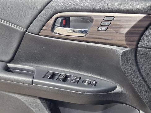 Used 2016 Honda Accord EX-L image 23