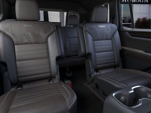 New 2026 GMC Acadia Denali Ultimate FWD image 17