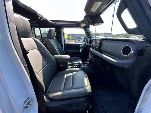 Used 2024 Jeep Wrangler High Altitude AWD/4WD image 29