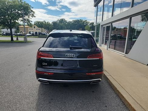 Used 2023 Audi Q5 2.0T Premium w/ Convenience Package AWD/4WD image 9
