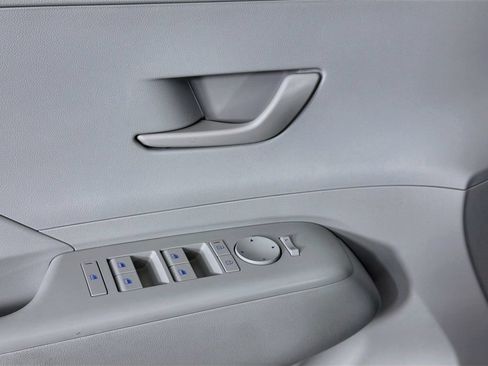 Used 2025 Hyundai Kona SEL FWD image 23