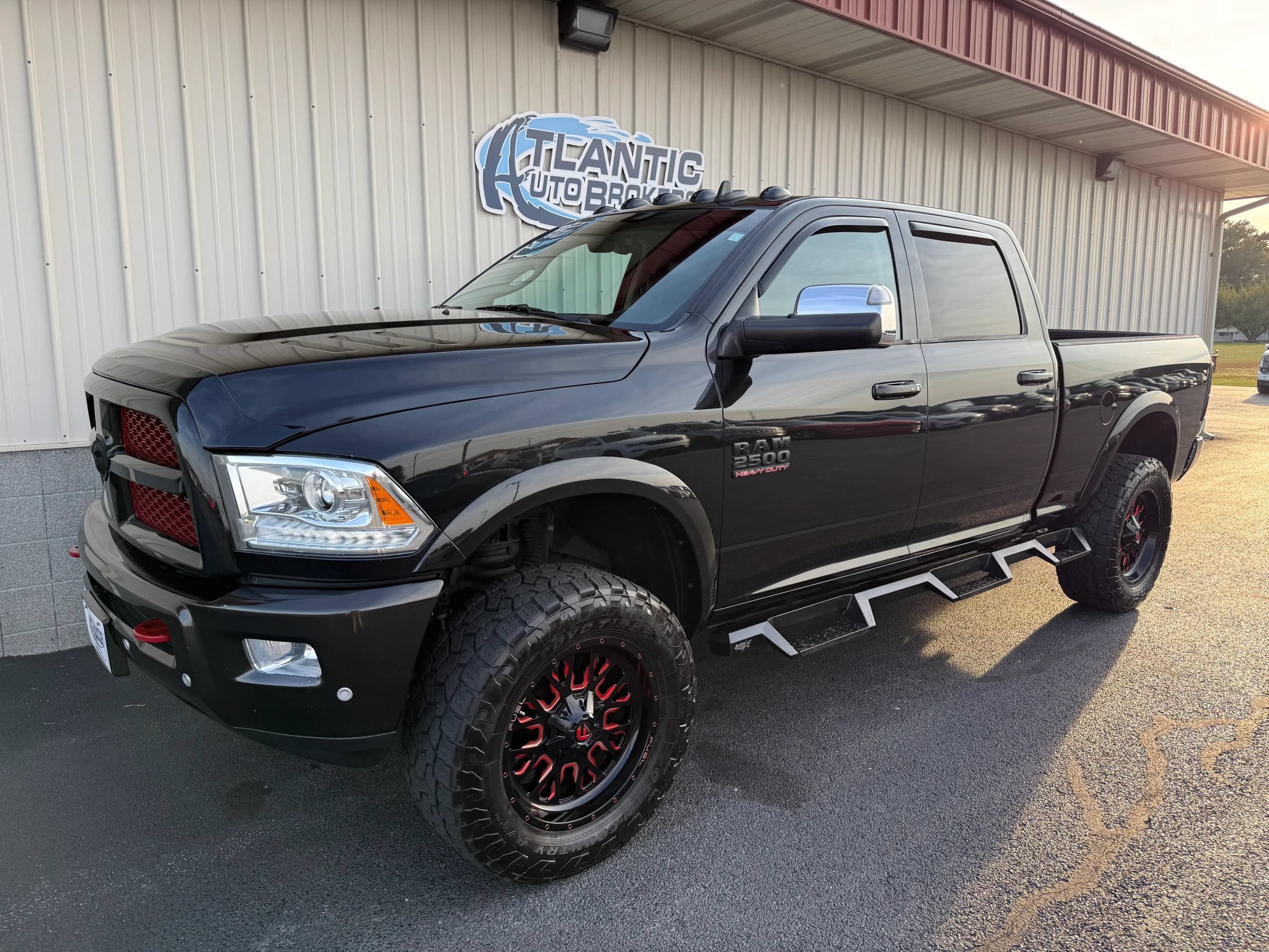 Used 2018 RAM 2500 Laramie AWD/4WD image 1