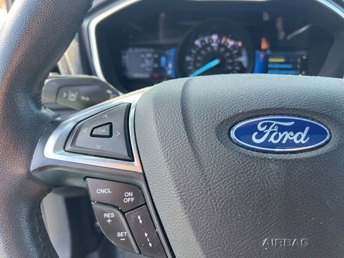Used 2019 Ford Fusion Titanium image 25