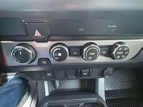 Used 2023 Toyota Tacoma SR5 AWD/4WD image 35