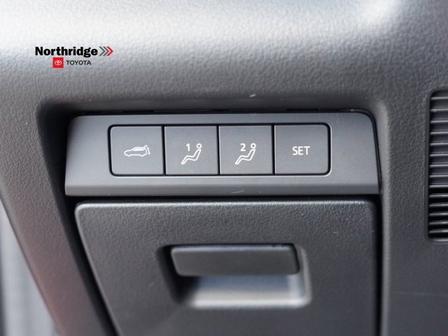 Used 2023 MAZDA CX-30 AWD 2.5 S w/ Premium Package image 18