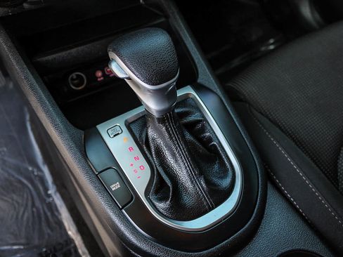 Used 2020 Kia Forte LXS FWD image 19