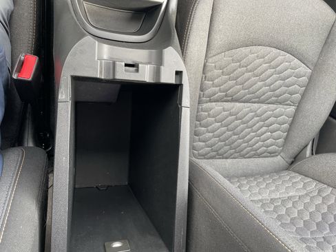 Used 2018 Chevrolet Equinox LT image 26