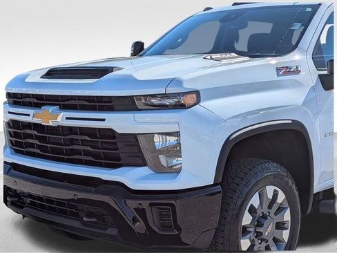 Certified 2025 Chevrolet Silverado 2500 Custom w/ Custom Value Package image 6