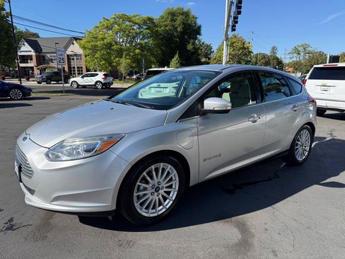 Used 2018 Ford Focus Electric Hatchback FWD image 3