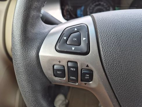 Used 2018 Ford Taurus SEL w/ Equipment Group 201A AWD/4WD image 19