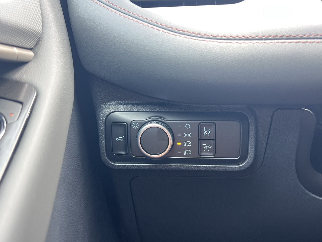 New 2026 Ford Explorer Active RWD image 11