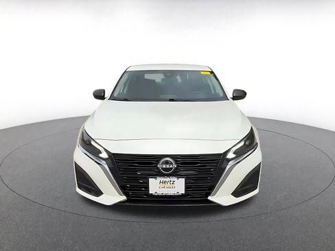 Used 2025 Nissan Altima 2.5 SV FWD image 4
