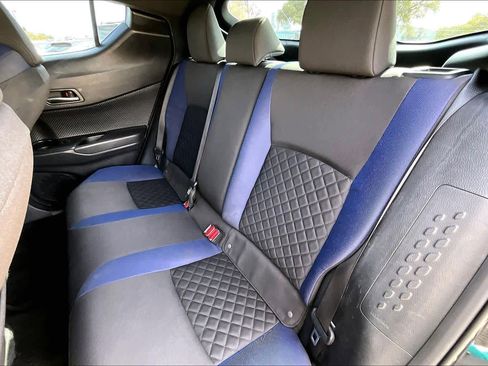 Used 2022 Toyota C-HR XLE image 20