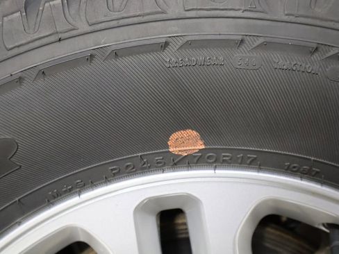 Used 2023 Jeep Grand Cherokee Laredo image 38