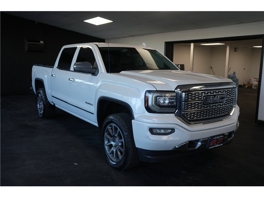 Used 2016 GMC Sierra 1500 Denali w/ Enhanced Driver Alert Package AWD/4WD image 9