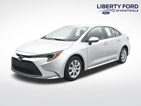 Used 2024 Toyota Corolla LE image 1