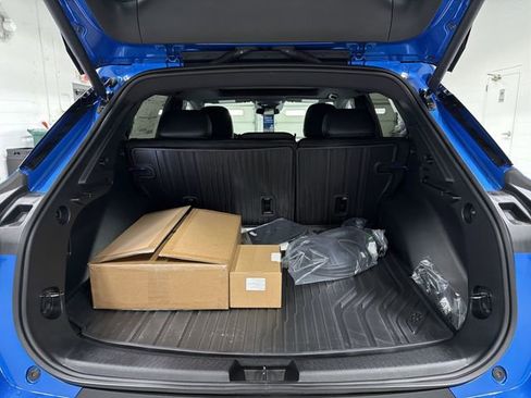 New 2026 Chevrolet Equinox EV LT image 15