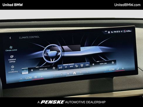 Used 2024 BMW iX xDrive50 AWD/4WD image 18