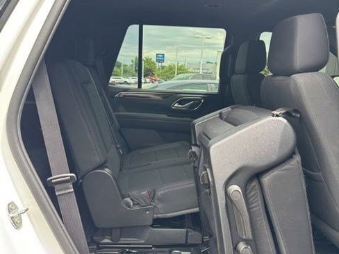Used 2022 GMC Yukon SLE w/ Gmc Pro Safety Plus Package AWD/4WD image 22