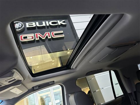 Used 2017 Chevrolet Tahoe Premier image 25