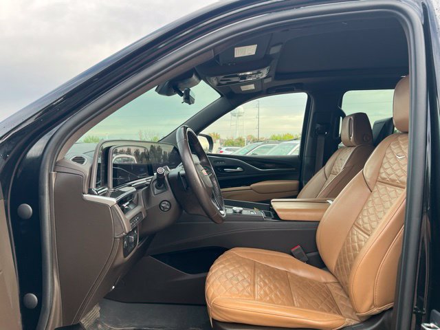 Used 2023 Cadillac Escalade ESV Sport w/ LPO, ONYX Package AWD/4WD image 27