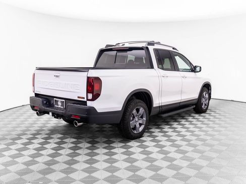 Used 2025 Honda Ridgeline TrailSport image 8
